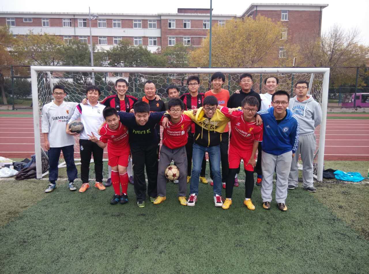 2015年院长杯足球赛合影.jpg 2015年院长杯足球赛合影.jpg